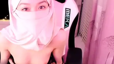 Bokep Jilbab Putih Goyang Ganas Main Belakang poster
