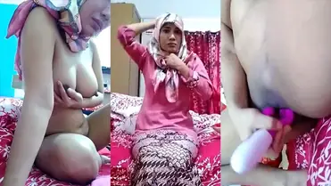 Bokep Jilbab Ukhty Montok Colmek Di Kamar 2026 poster