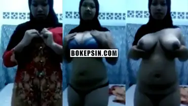 Tante Jilbab Bohay Dihajar Ganas Sampai Becek poster